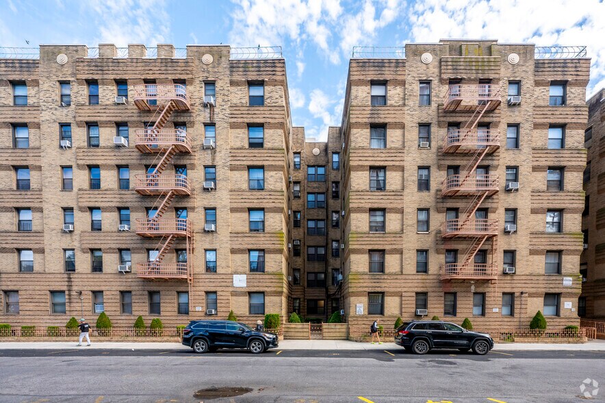 1120 Brighton Beach Ave, Brooklyn, NY à vendre - Photo de l’immeuble – Image 2 sur 29
