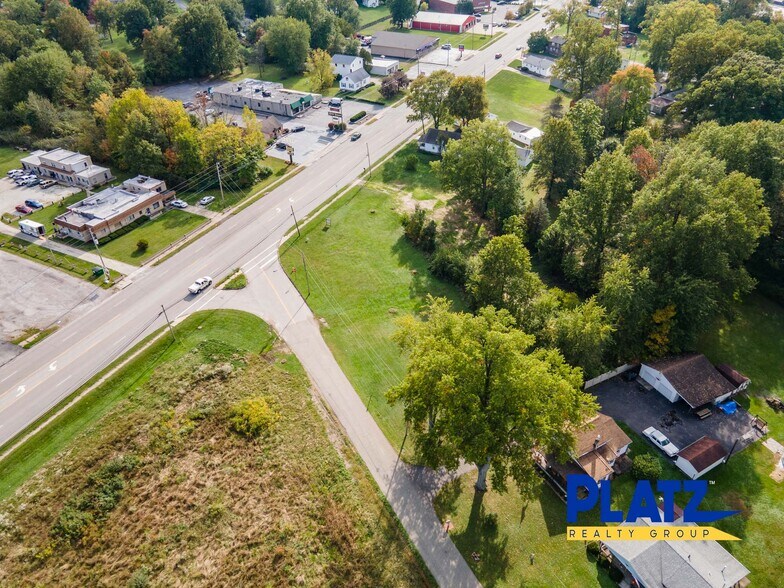 2311 Elm Rd NE, Warren, OH à vendre - Photo de l’immeuble – Image 2 sur 9