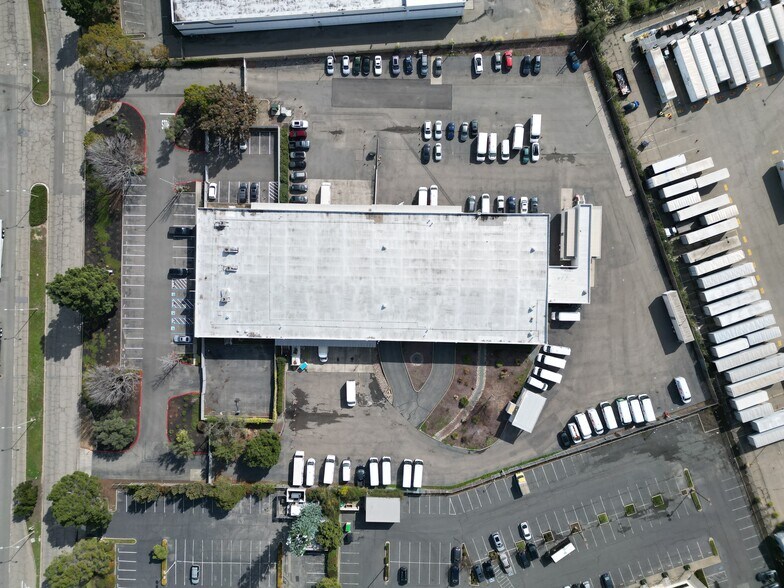 8455 Pardee Dr, Oakland, CA à louer - Photo de l’immeuble – Image 2 sur 5