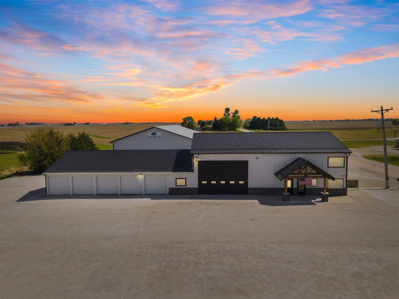 214 S Airport Rd, Washington, IA à vendre - Photo principale – Image 1 sur 52