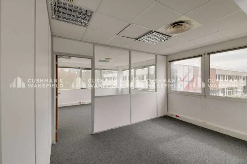 Bureau dans Bièvres à louer - Photo de l’immeuble – Image 3 sur 14