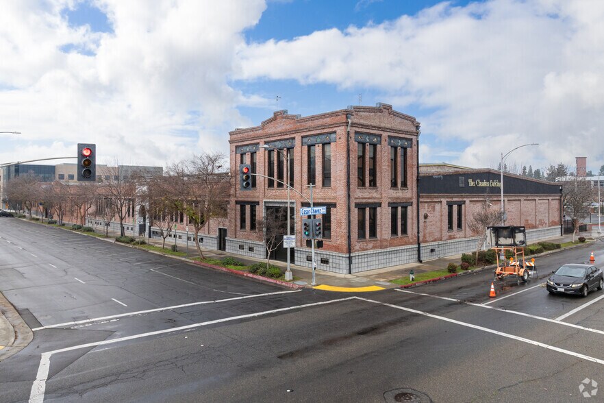 616 & 660 P Street St, Fresno, CA à vendre - Photo principale – Image 1 sur 6