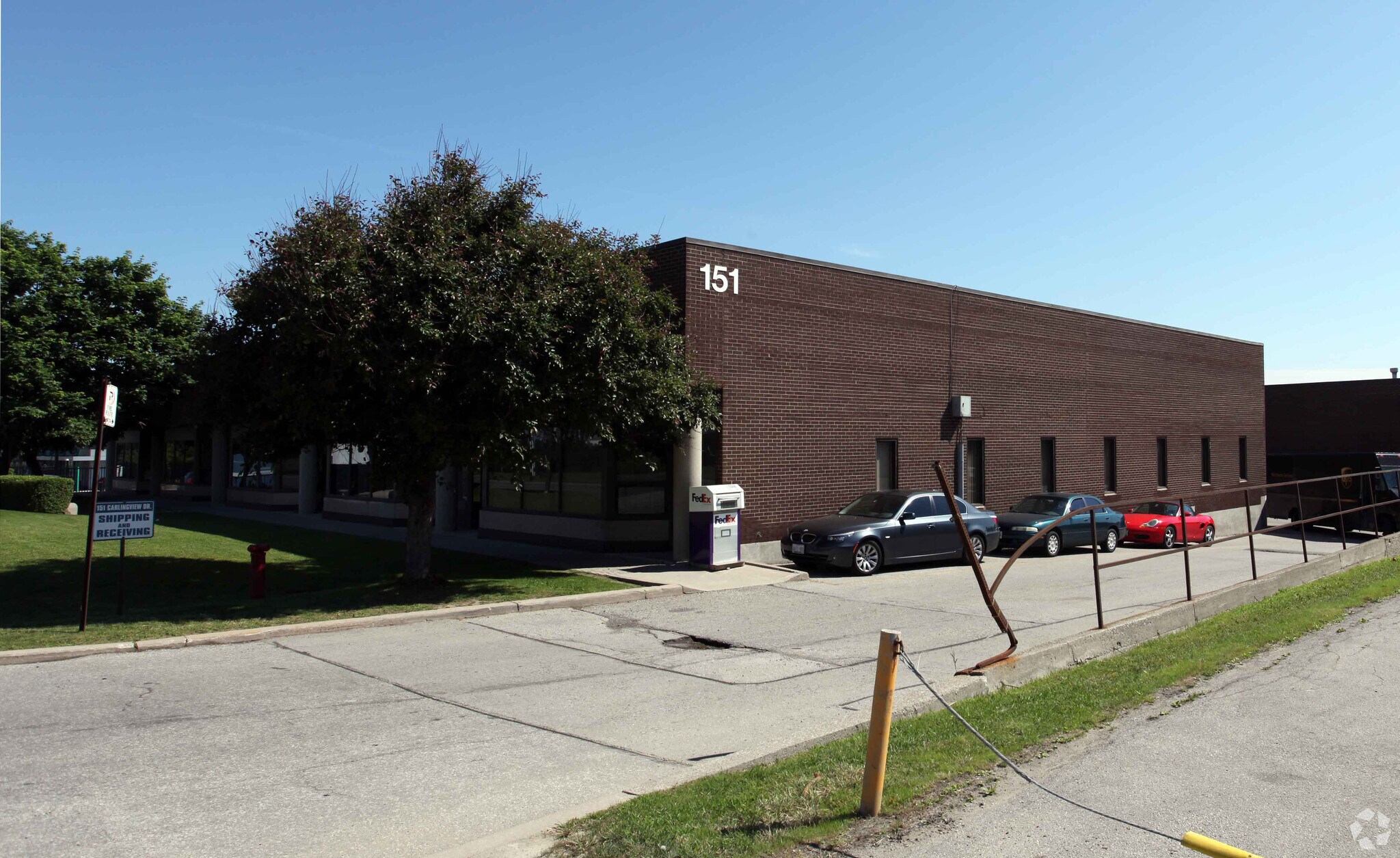 151 Carlingview Dr, Toronto, ON à louer Photo principale– Image 1 sur 7