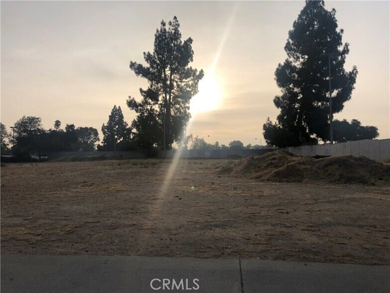 6840 Streeter Ave, Riverside, CA à vendre - Photo de l’immeuble – Image 2 sur 2