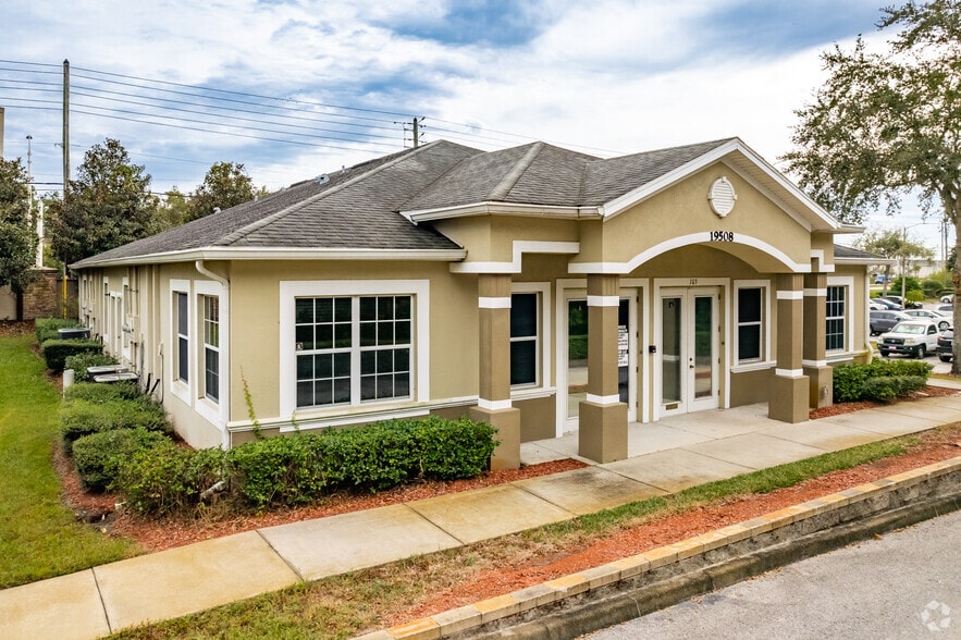 19508 Shumard Oak Dr, Land O Lakes, FL à louer - Photo de l’immeuble – Image 3 sur 6