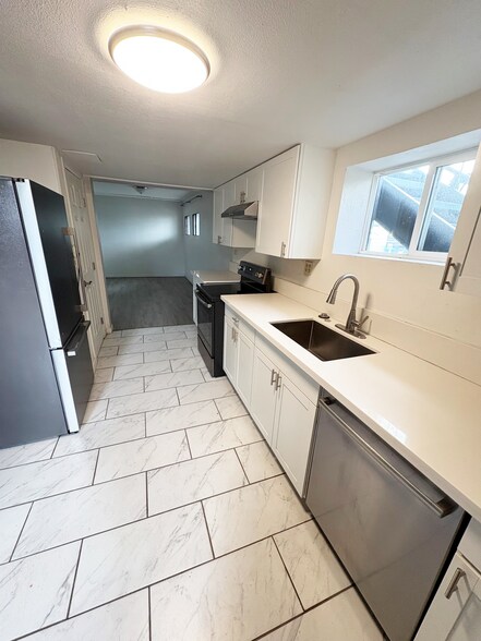 4064 S Broadway, Englewood, CO à vendre - Photo intérieure – Image 2 sur 14