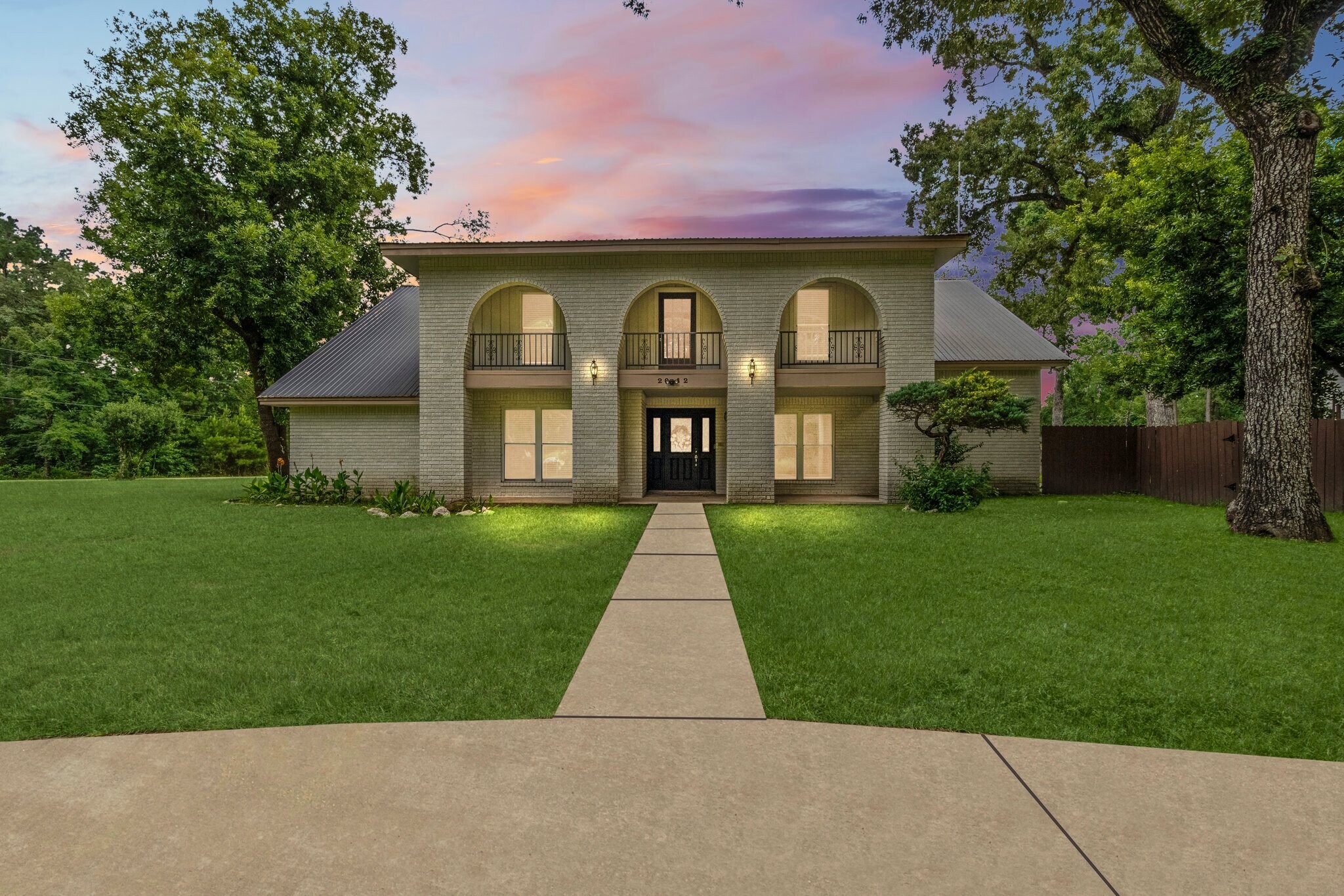 2042 Teal Dr, Spring, TX à vendre Photo de l’immeuble– Image 1 sur 92