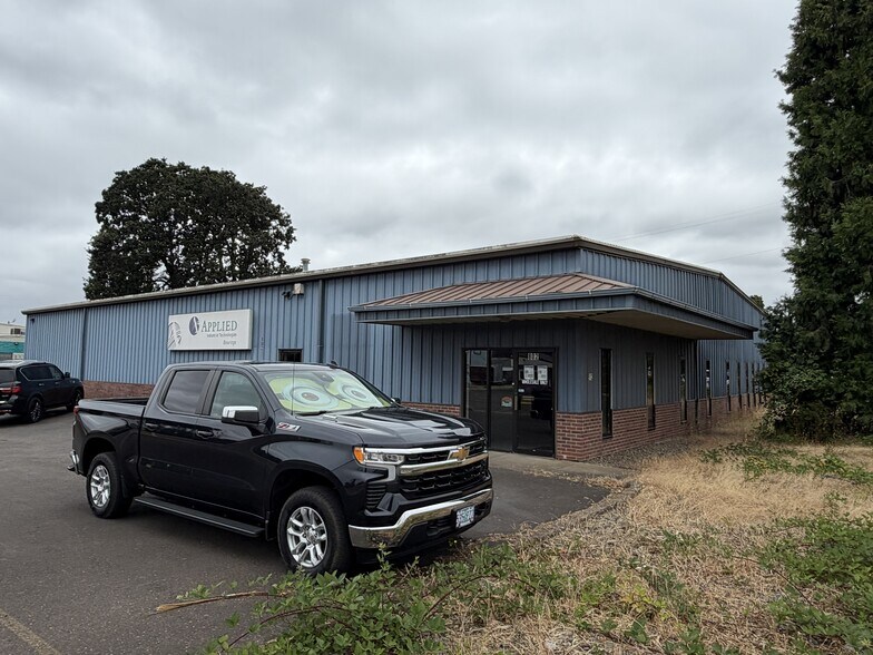 802 Old Salem Rd NE, Albany, OR à vendre - Photo de l’immeuble – Image 3 sur 10