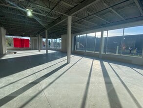 794 Boul Du Cure-Labelle, Blainville, QC à louer Photo intérieure– Image 2 sur 3