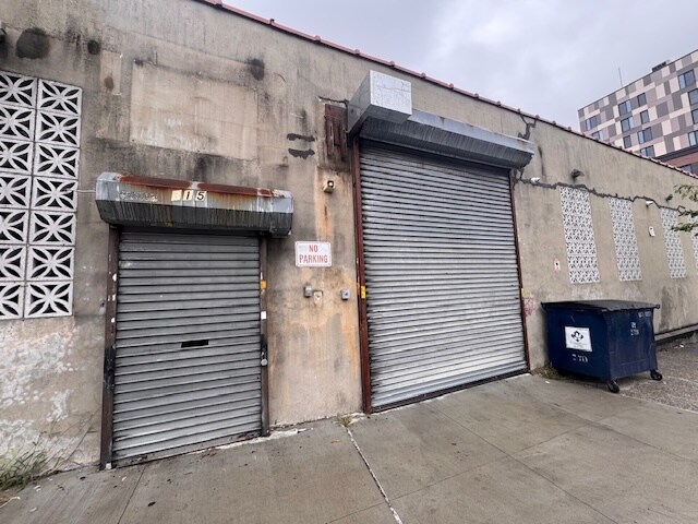 315 Jackson Ave, Bronx, NY à louer Photo de l’immeuble– Image 1 sur 7
