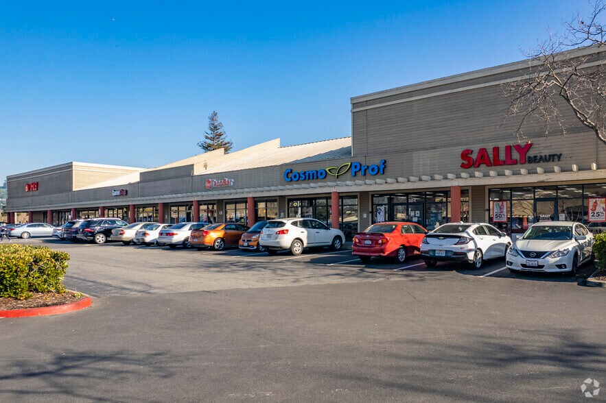 15100 Hesperian Blvd, San Leandro, CA à louer - Photo de l’immeuble – Image 2 sur 10