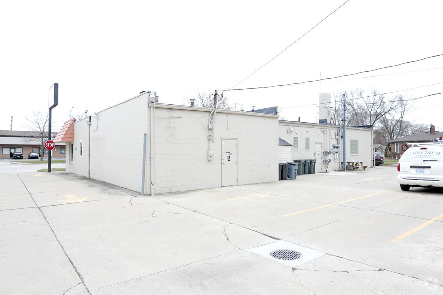 27601-27609 Little Mack Ave, Saint Clair Shores, MI à louer - Photo de l’immeuble – Image 3 sur 6