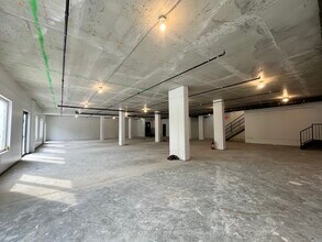 56 Marble Hill Ave, Bronx, NY à louer Photo de l’immeuble– Image 2 sur 10