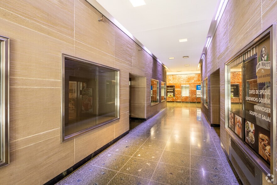 390-400 Boul De Maisonneuve O, Montréal, QC à louer - Hall d’entrée – Image 2 sur 4
