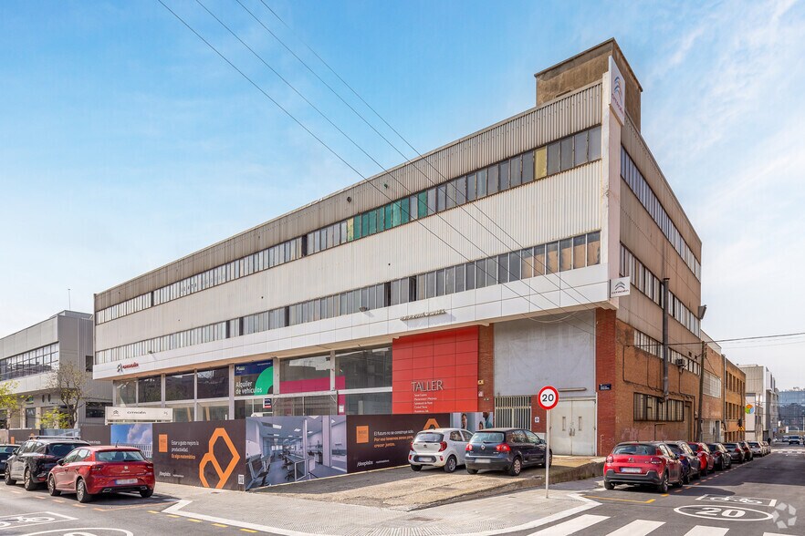 Carrer de Josep Argemí, 27-31, Esplugues de Llobregat, Barcelona à louer - Photo principale – Image 3 sur 6