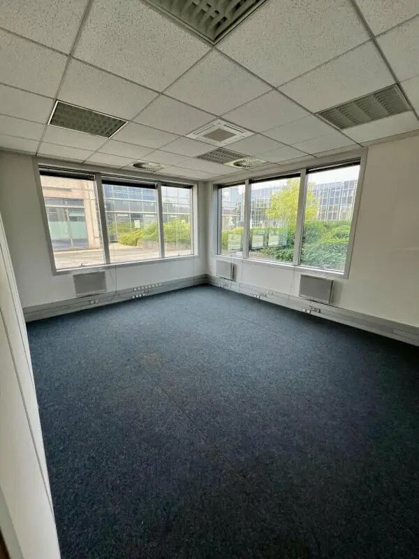 Plus de détails pour Bureau à vendre