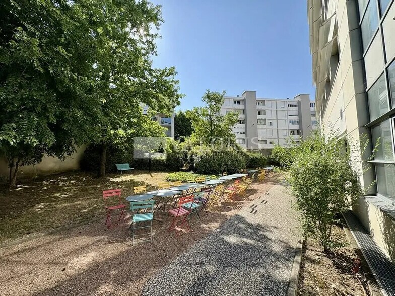 Bureau dans Lyon à louer - Photo de l’immeuble – Image 2 sur 16
