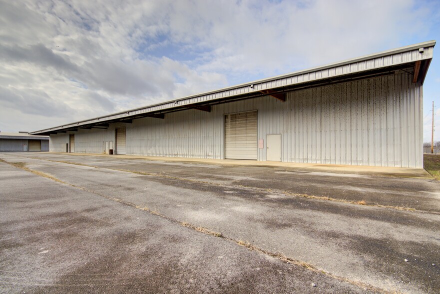 24895 N Gin St, Belle Mina, AL à louer - Photo de l’immeuble – Image 3 sur 11