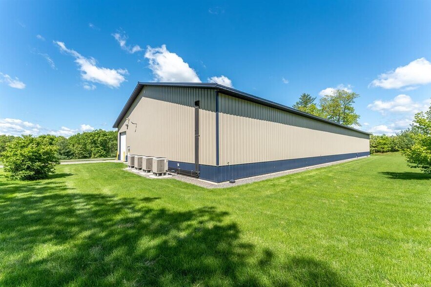 51 Ridge Rd, Putnam, CT à vendre - Photo de l’immeuble – Image 2 sur 17