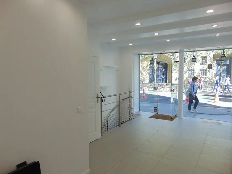 Local commercial dans Paris à louer - Photo intérieure – Image 2 sur 5