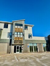 1680 SW Ankeny Rd, Ankeny, IA à louer Photo de l’immeuble– Image 1 sur 9