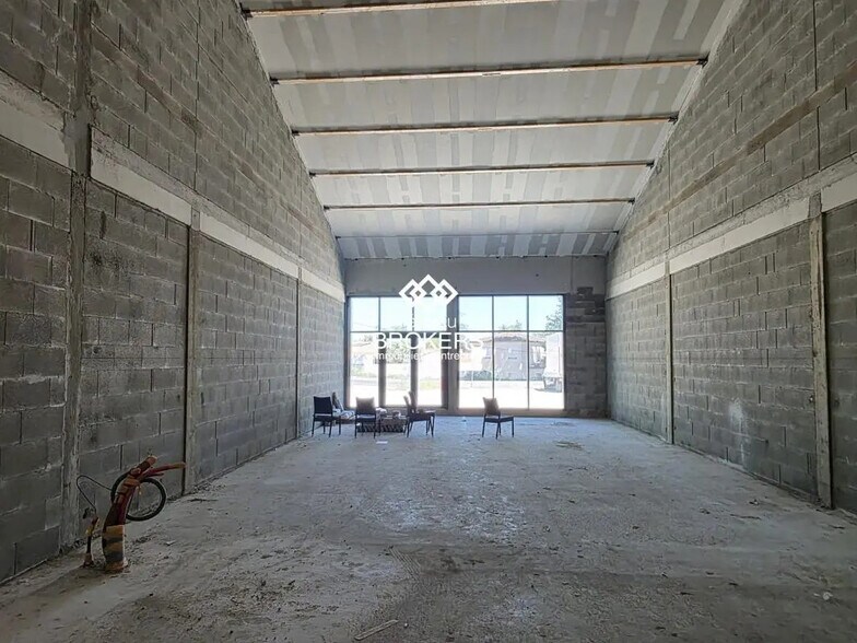 Local commercial dans Fabrègues à louer - Photo intérieure – Image 1 sur 3