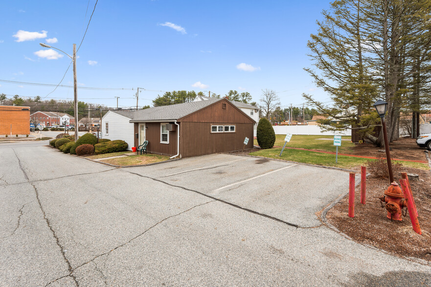 805 Farm Rd., Marlborough, MA à vendre - Photo de l’immeuble – Image 2 sur 4
