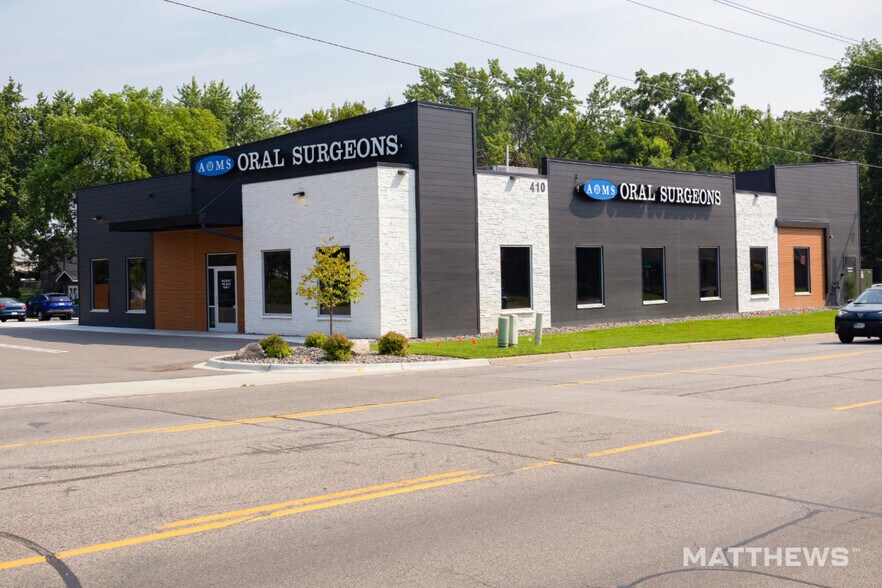 414 Main St NW, Elk River, MN à vendre - Photo de l’immeuble – Image 2 sur 8