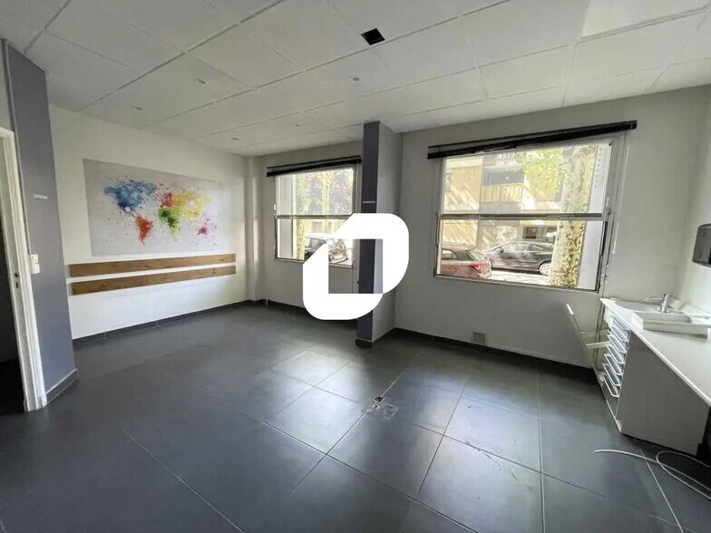 Bureau dans Lyon à louer - Photo de l’immeuble – Image 1 sur 9