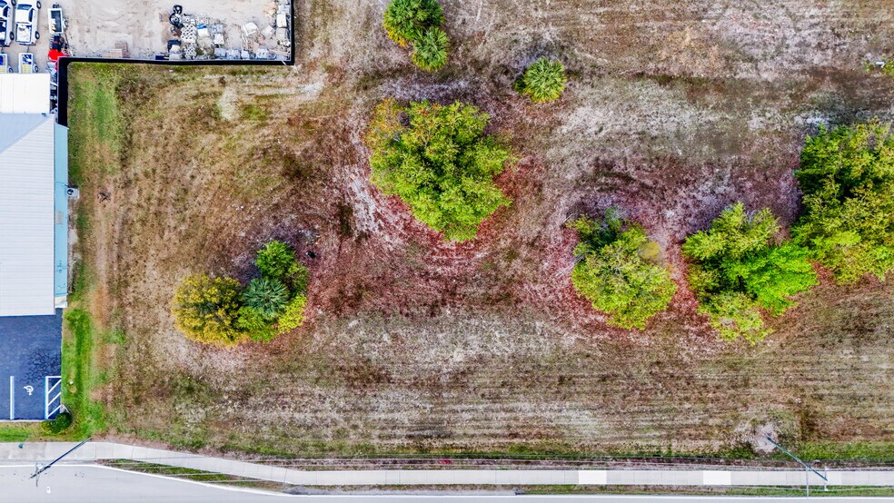 3726 Skyline Blvd, Cape Coral, FL à louer - Photo de l’immeuble – Image 3 sur 4