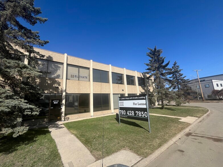 4904-4910 75 Av NW, Edmonton, AB à louer - Photo de l’immeuble – Image 2 sur 13