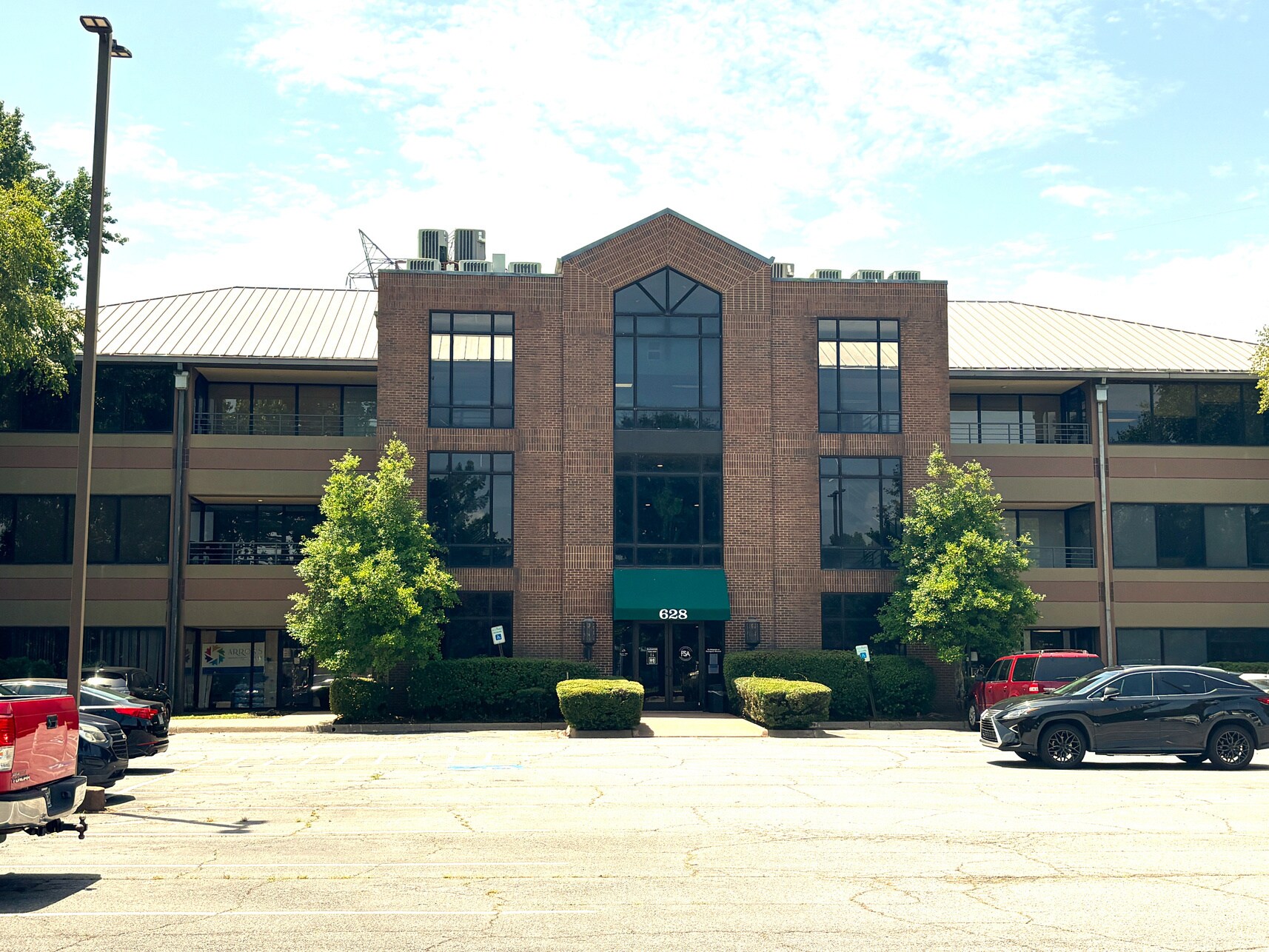 628 W Broadway Ave, North Little Rock, AR à louer Photo de l’immeuble– Image 1 sur 7