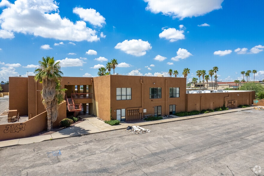 6121 E Broadway Blvd, Tucson, AZ à louer - Photo de l’immeuble – Image 3 sur 7