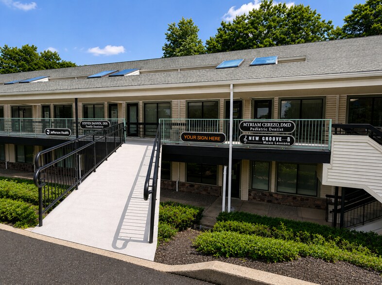 295 Buck Rd, Holland, PA à louer - Photo de l’immeuble – Image 3 sur 13