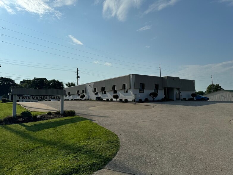 2750 N Burkhardt Rd, Evansville, IN à louer - Photo de l’immeuble – Image 2 sur 6