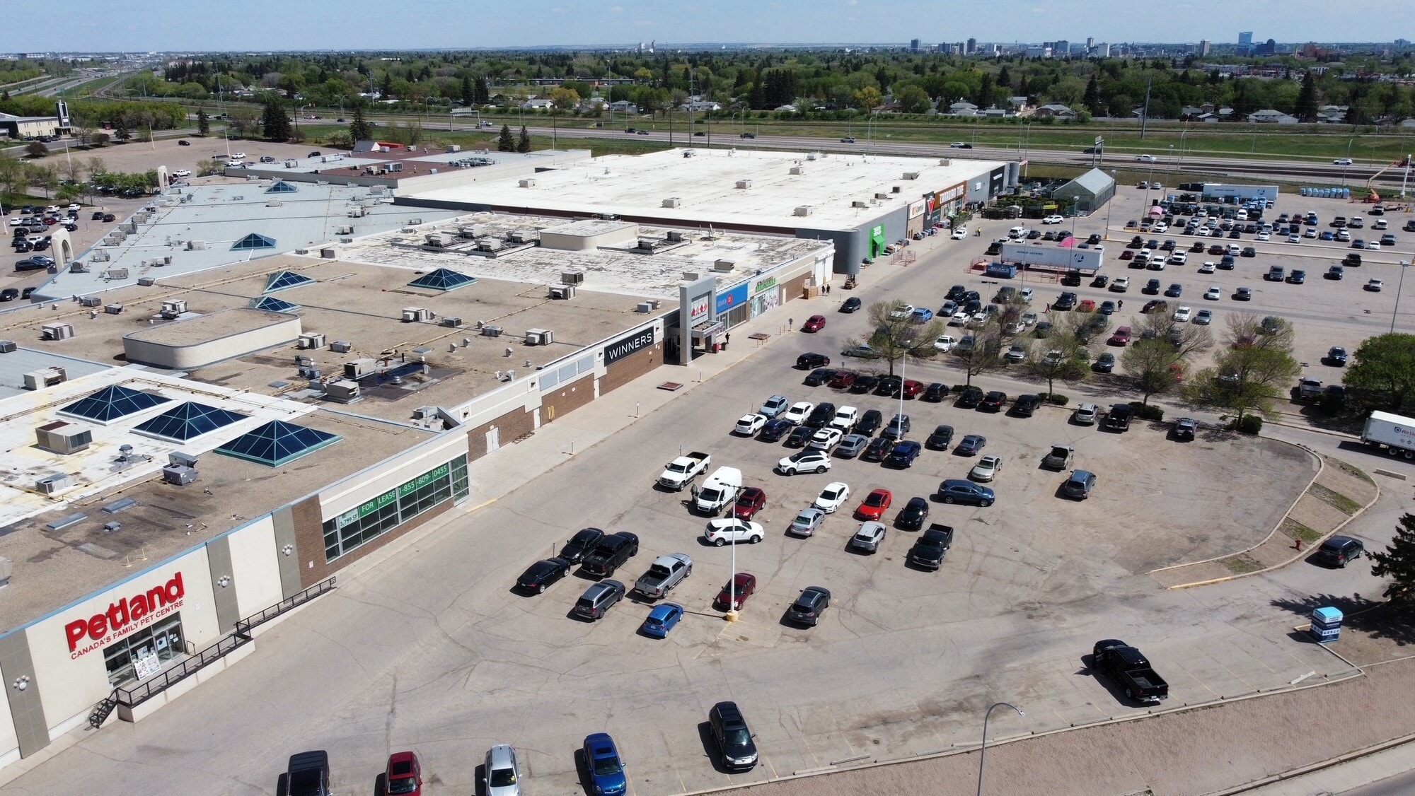 300 Confederation Dr, Saskatoon, SK à louer Photo intérieure– Image 1 sur 8