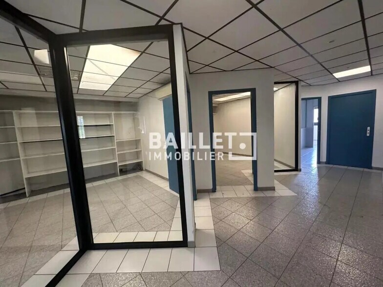 Bureau dans Mouans-Sartoux à louer - Photo de l’immeuble – Image 3 sur 10