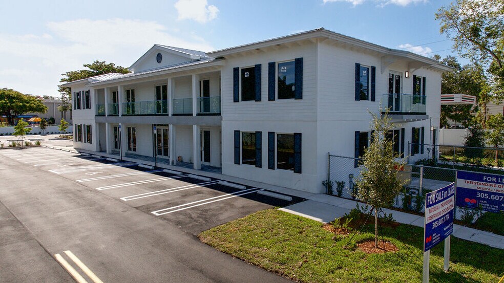 5620 SW 67th Ave, South Miami, FL à vendre - Photo de l’immeuble – Image 2 sur 25