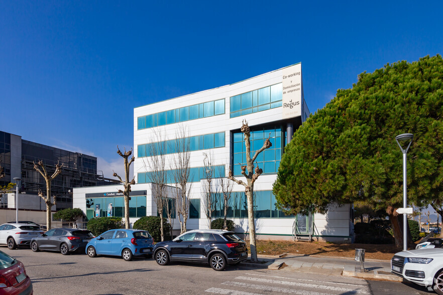 Carrer Osona, 2, El Prat de Llobregat, Barcelona à louer - Photo de l’immeuble – Image 3 sur 3