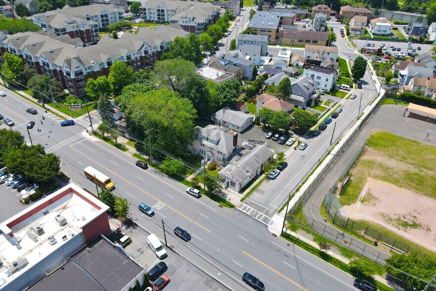 818-822 Mamaroneck Avenue portefeuille de 2 biens à vendre sur LoopNet.fr - Photo de l’immeuble – Image 1 sur 39