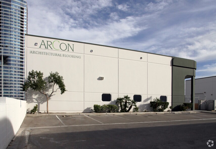 4610 Polaris Ave, Las Vegas, NV à louer - Photo de l’immeuble – Image 3 sur 3