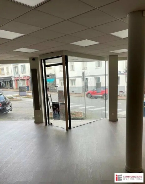 Local commercial dans Lorient à louer - Photo de l’immeuble – Image 1 sur 4