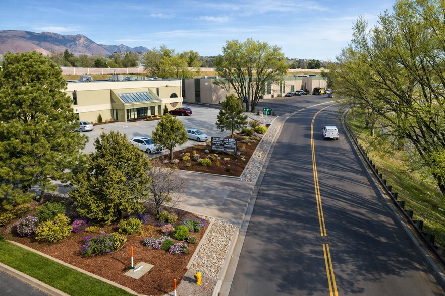 3730 Sinton Rd, Colorado Springs, CO à louer - Photo de l’immeuble – Image 2 sur 19