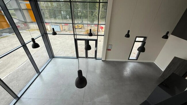 Plus de détails pour Local d'activités, Industriel/Logistique à louer