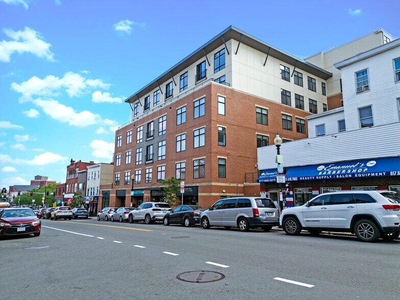 252 Meridian St, Boston, MA à vendre - Photo de l’immeuble – Image 3 sur 6