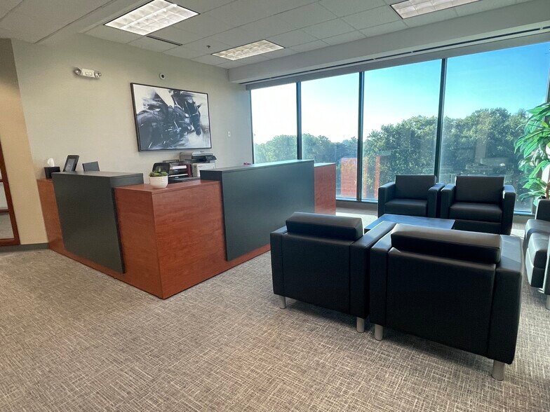 7310 Turfway Rd, Florence, KY à louer - Photo intérieure – Image 3 sur 6