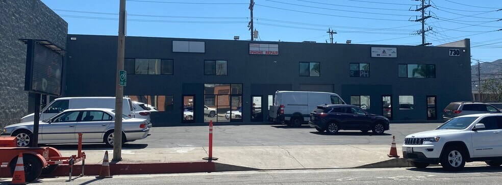 726-730 W Broadway, Glendale, CA à louer - Photo principale – Image 2 sur 5