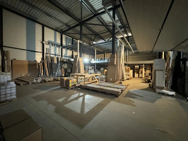 Industriel/Logistique dans Le Cannet-des-Maures à vendre - Photo intérieure – Image 2 sur 3