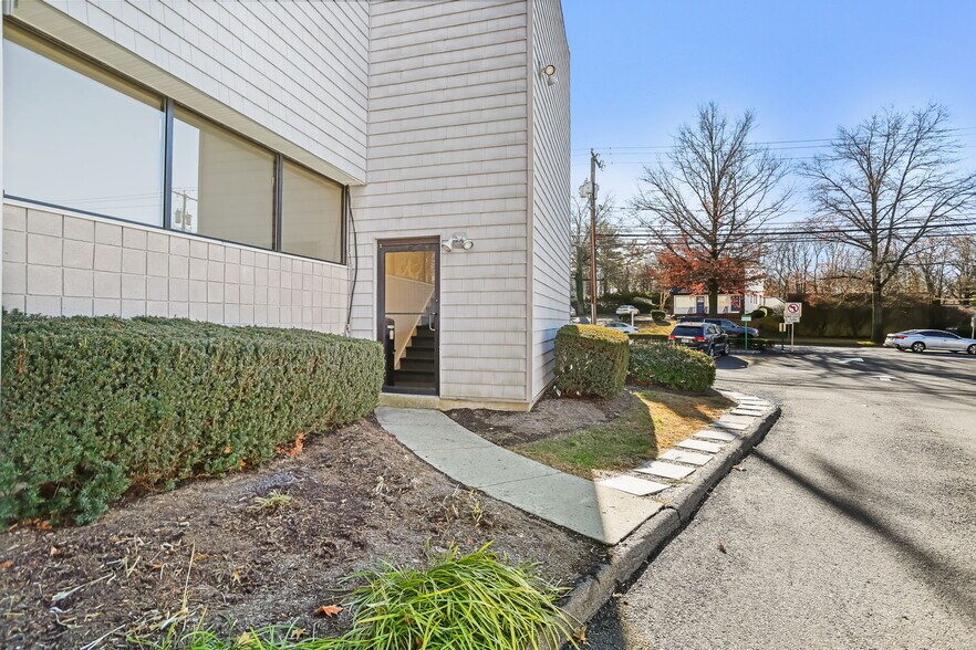 1155 E Putnam Ave, Riverside, CT à louer - Photo de l’immeuble – Image 2 sur 3