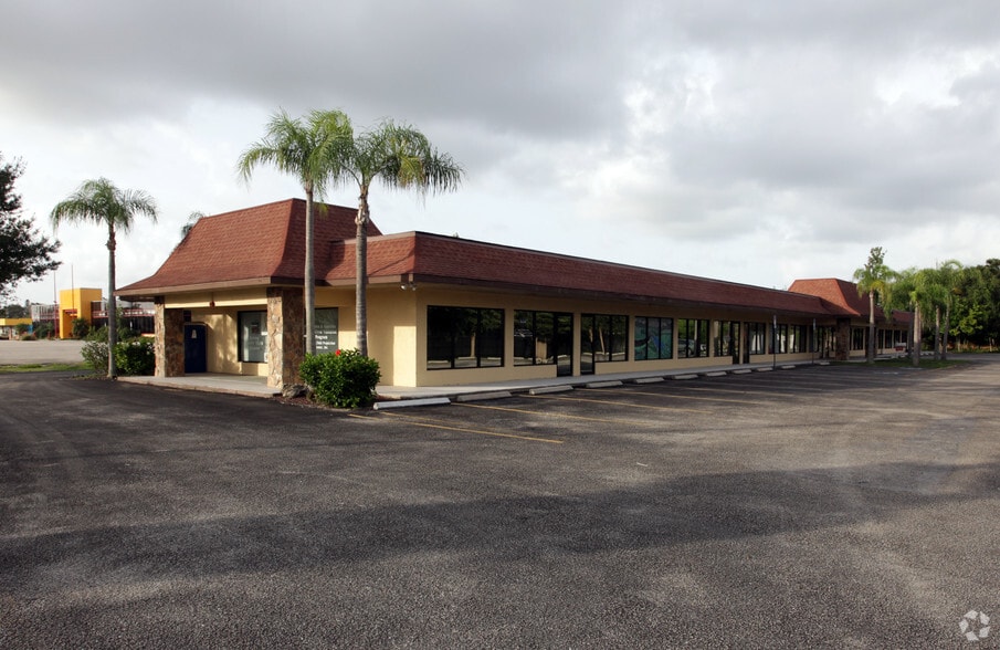 2210 Tamiami Trl S, Venice, FL à louer - Photo principale – Image 1 sur 12